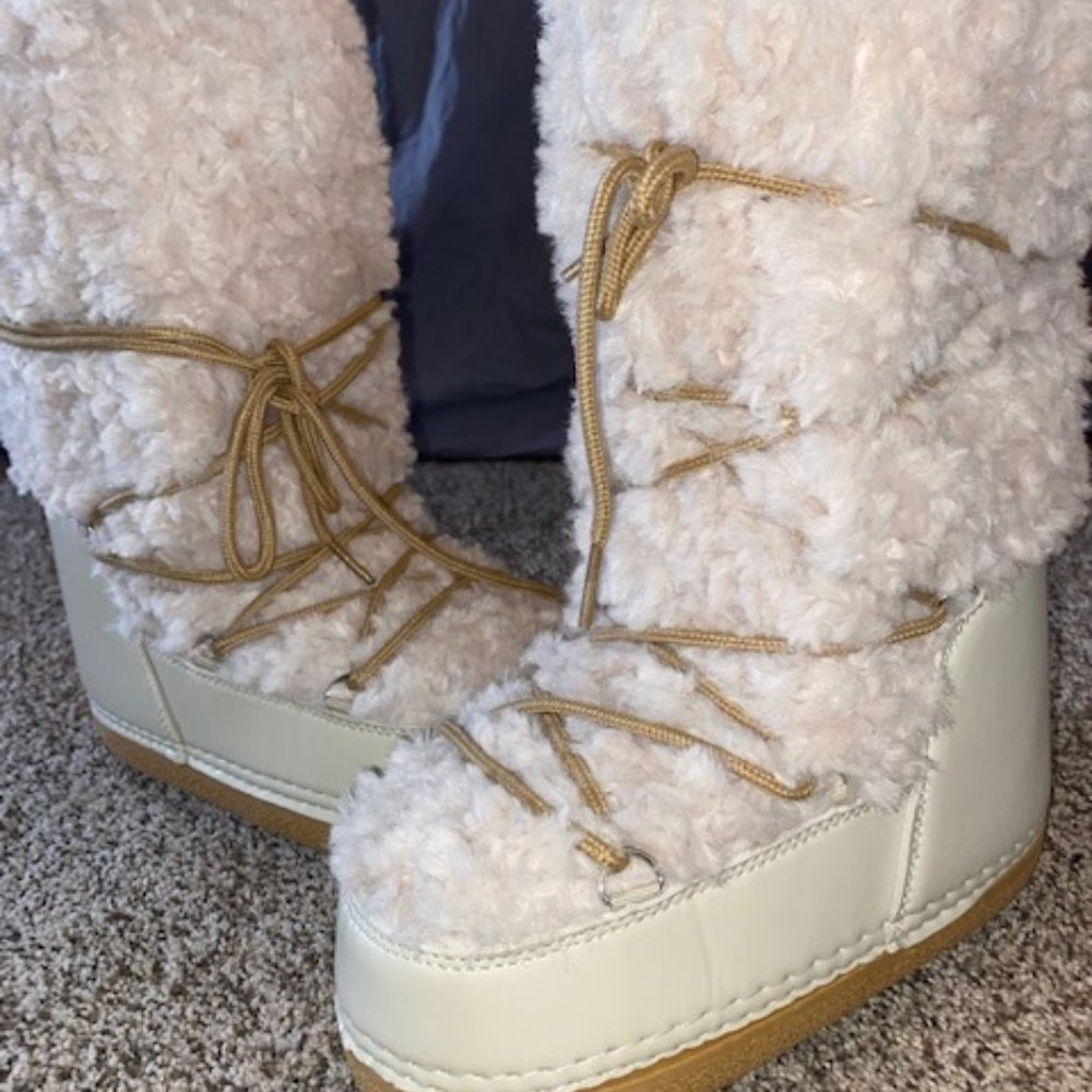Snow boots size 5.5-6